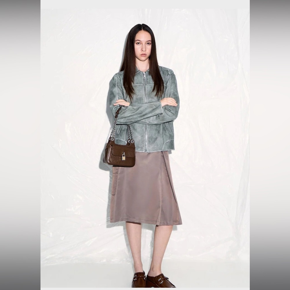 Charles & Keith Suki Crinkle-Effect Padlock Shoulder Bag - Picture 11 of 16